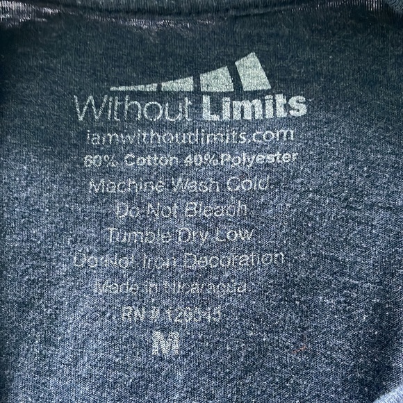 UNCW SEAHAWKS SS Tee - EUC - Picture 6 of 6